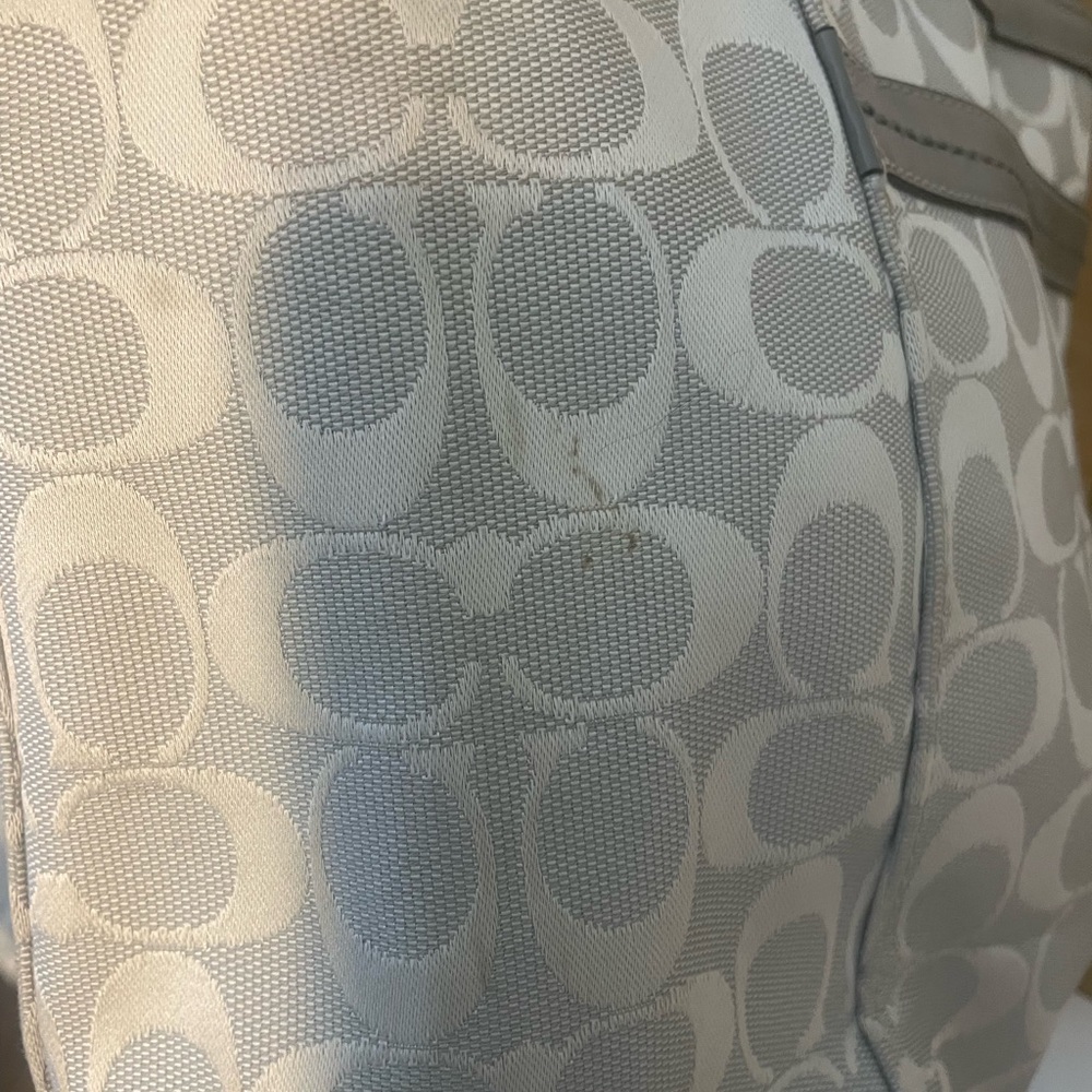GUC Coach Shoulder Bag - Picture 5 of 14